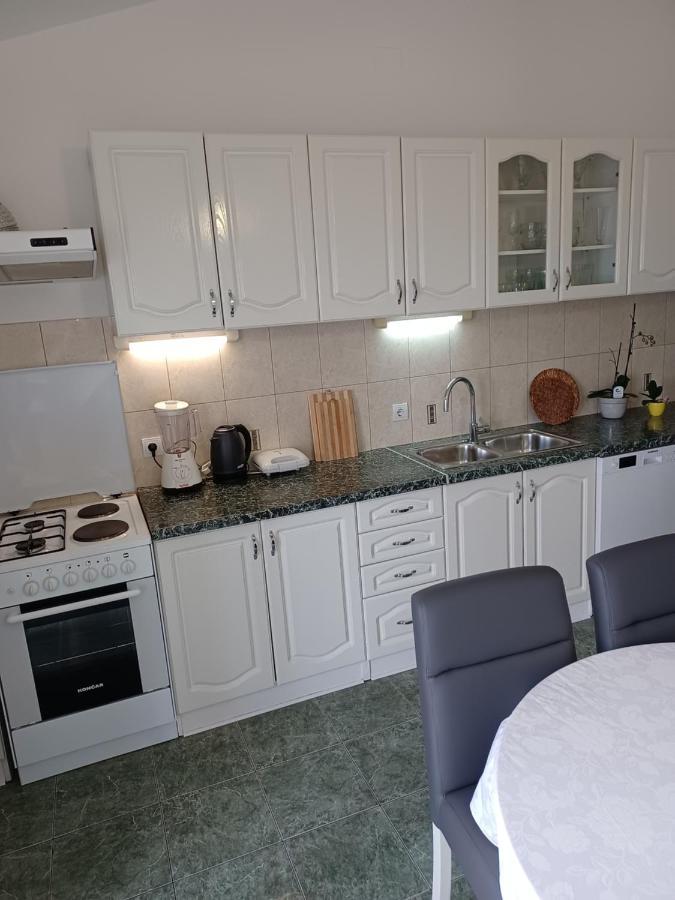 Apartamento Apartman Sunce Makarska Exterior foto